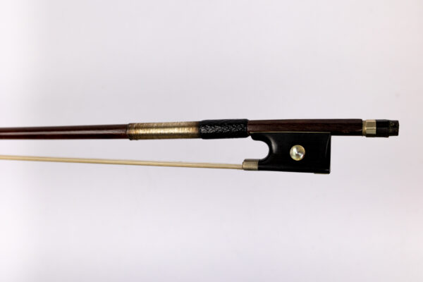 Unbranded violin bow R-4191